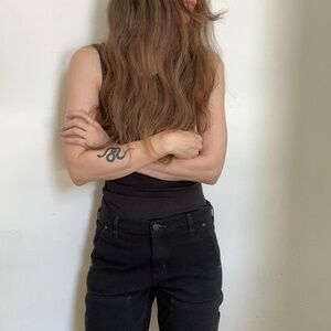 Black Carhartt straight fit double knee utility cargo pants. Size 6 regular.